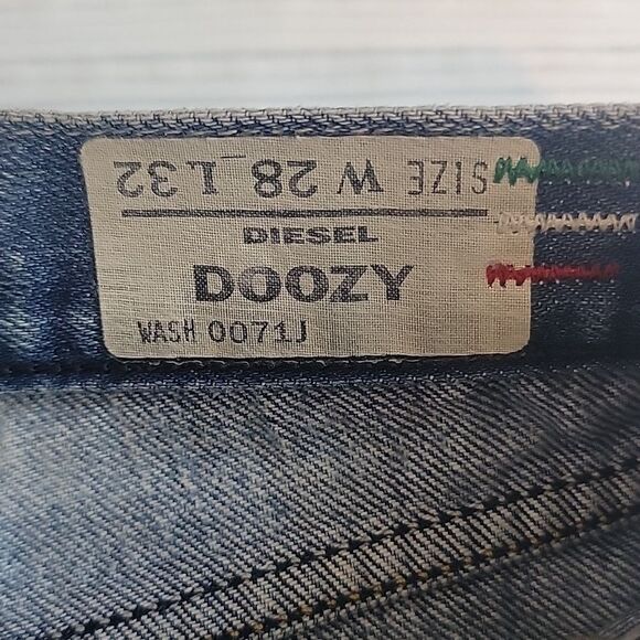 Diesel Doozy 0071J Jeans Blue Denim Distressed Size 28" X 32" - Picture 10 of 15